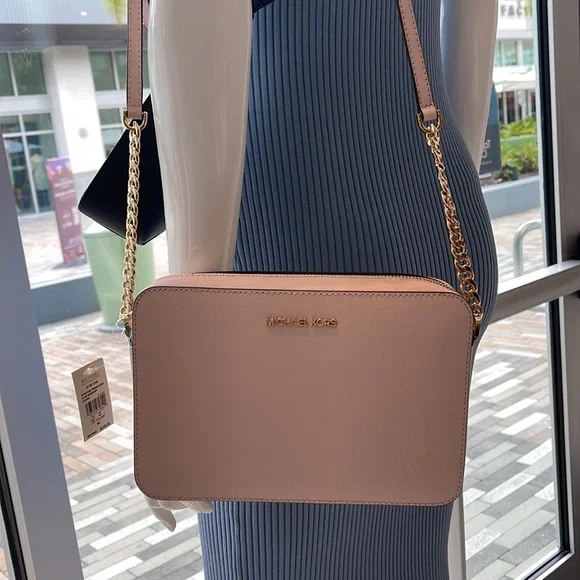 Michael Kors Jet Set Item Large East West Zip Crossbody Leather Powder Blush
NWT - Picture 5 of 16